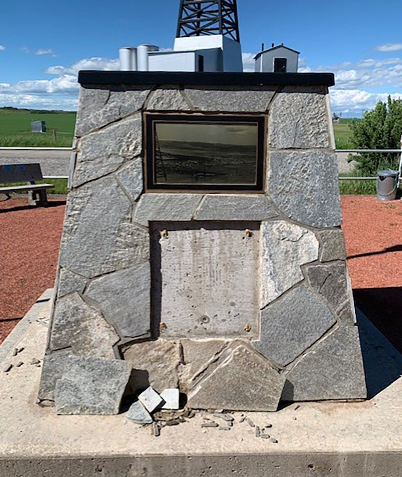 Little Chicago monument res…